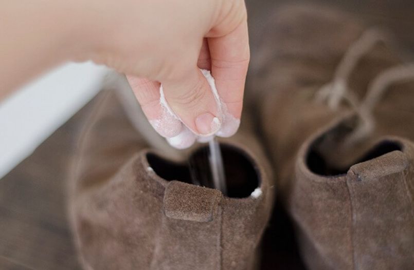 كيفية التخلص من رائحة الحذاء الكريهة